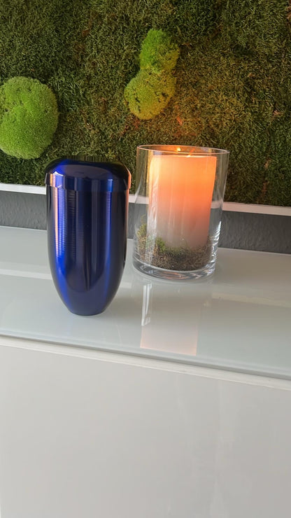Tierurne aus Kupfer in Kobaltblau