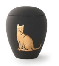 Tierurne aus samtener Keramik mit gold. Katzenrelief in graphit