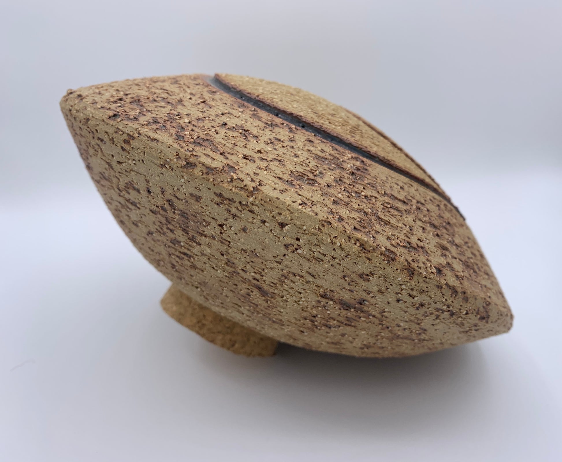 Tierurne Diskus mit Herzen holzfarben