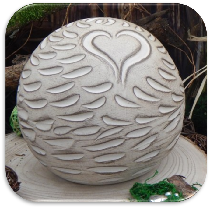 Tierurne Bio-Kugel Terra/Weiß mit Herzchen