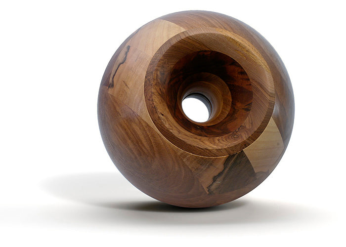 Tierurne Woodsphere aus Nussholz