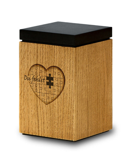 Tierurne aus Holz mit verschiedenen Motiven
