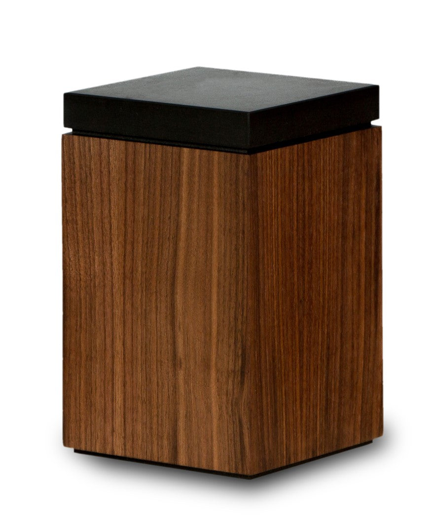 Tierurne aus Holz mit verschiedenen Motiven